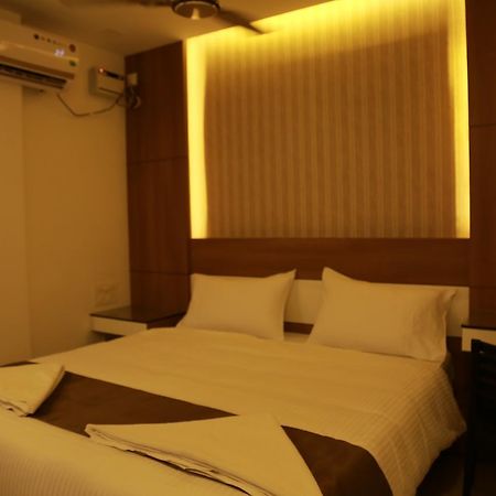 The Galaxy Suites Kochi Buitenkant foto