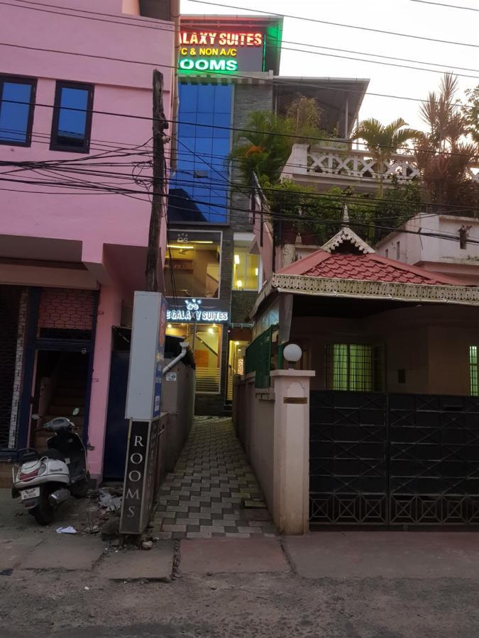 The Galaxy Suites Kochi Buitenkant foto