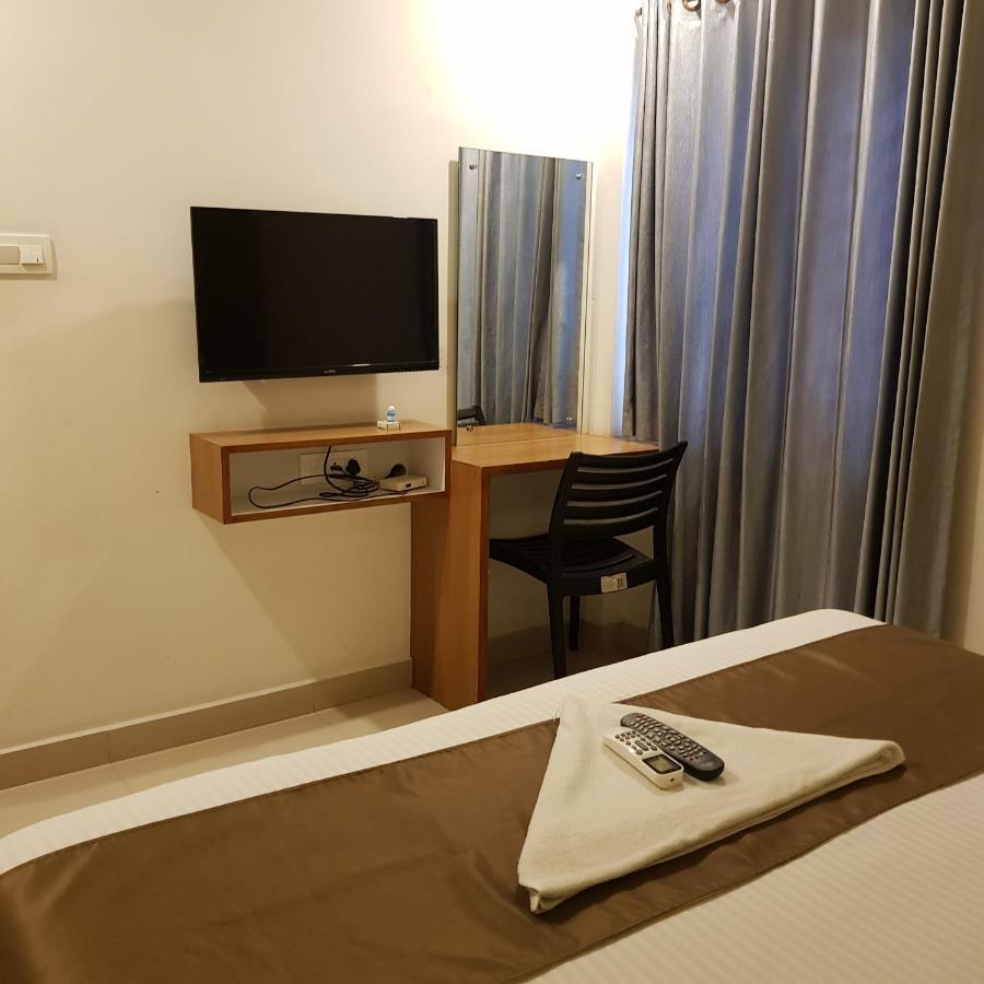 The Galaxy Suites Kochi Buitenkant foto