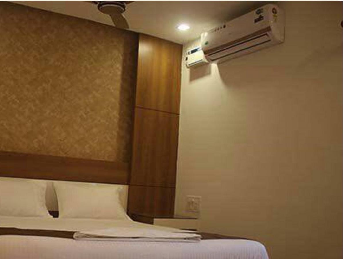 The Galaxy Suites Kochi Buitenkant foto