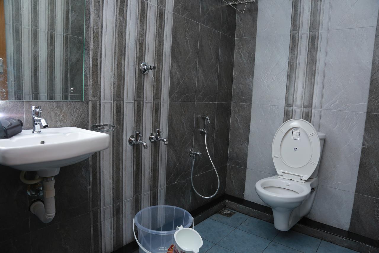 The Galaxy Suites Kochi Buitenkant foto