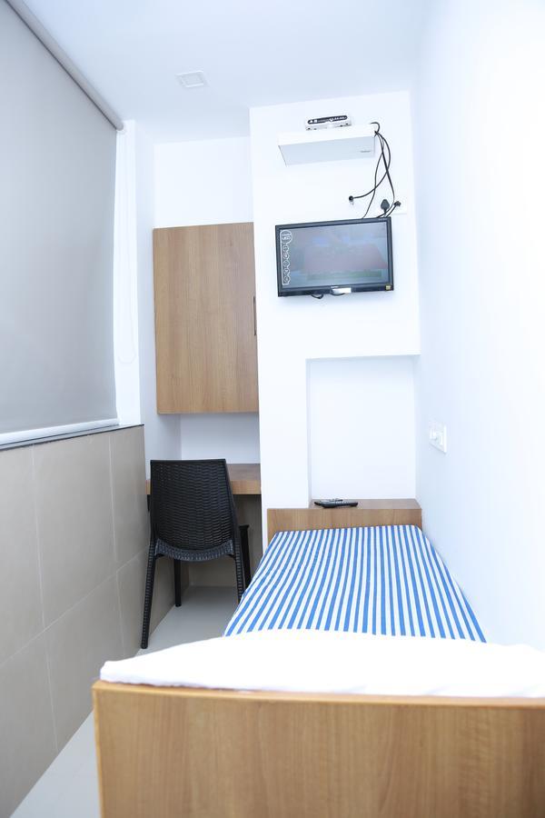 The Galaxy Suites Kochi Buitenkant foto