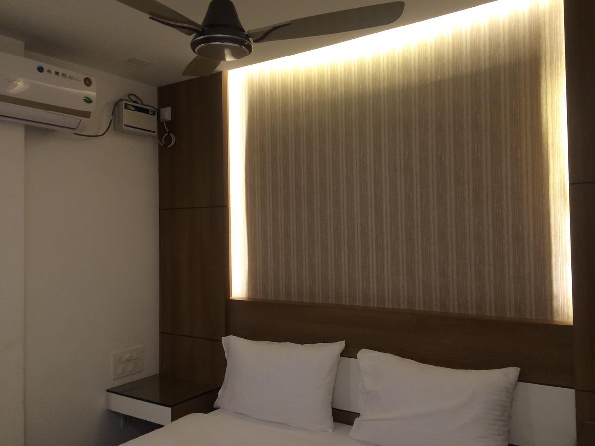 The Galaxy Suites Kochi Buitenkant foto