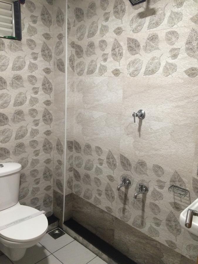 The Galaxy Suites Kochi Buitenkant foto